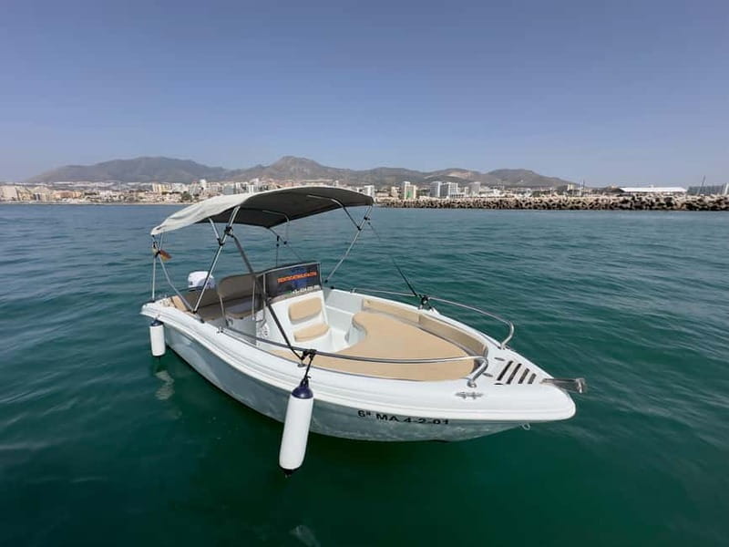 Malaga: Boat rentals without a license - Key points at a glance