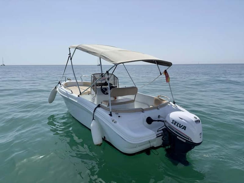 Malaga: Boat rentals without a license - Choosing between 30 minutes and four hours