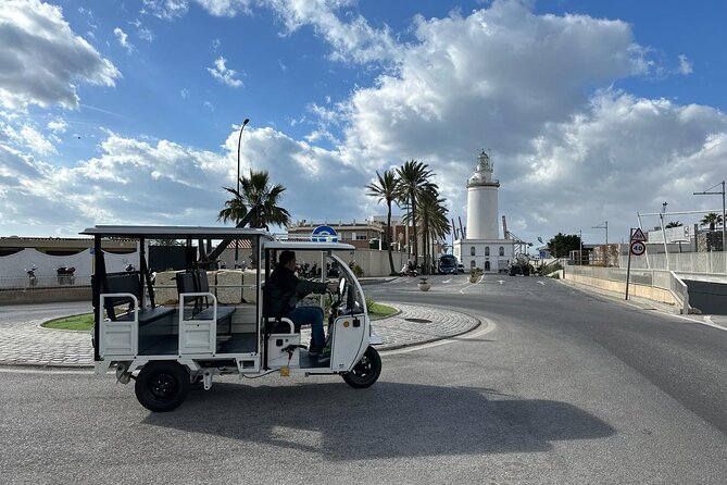 Malaga by Tuk Tuk i : 1 or 2 hours Private city tour - The Pompidou Centre inside El Cubo
