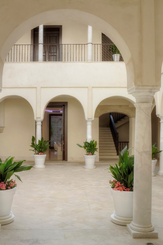 Málaga: Carmen Thyssen Museum Ticket - Older Spanish paintings on the upper floor
