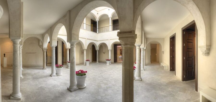 Málaga: Carmen Thyssen Museum Ticket - How long to spend inside
