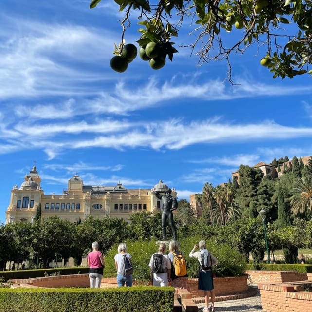 Malaga: Castle Hill and Fisherman Village E-Bike Tour - The guides can shape the whole outing