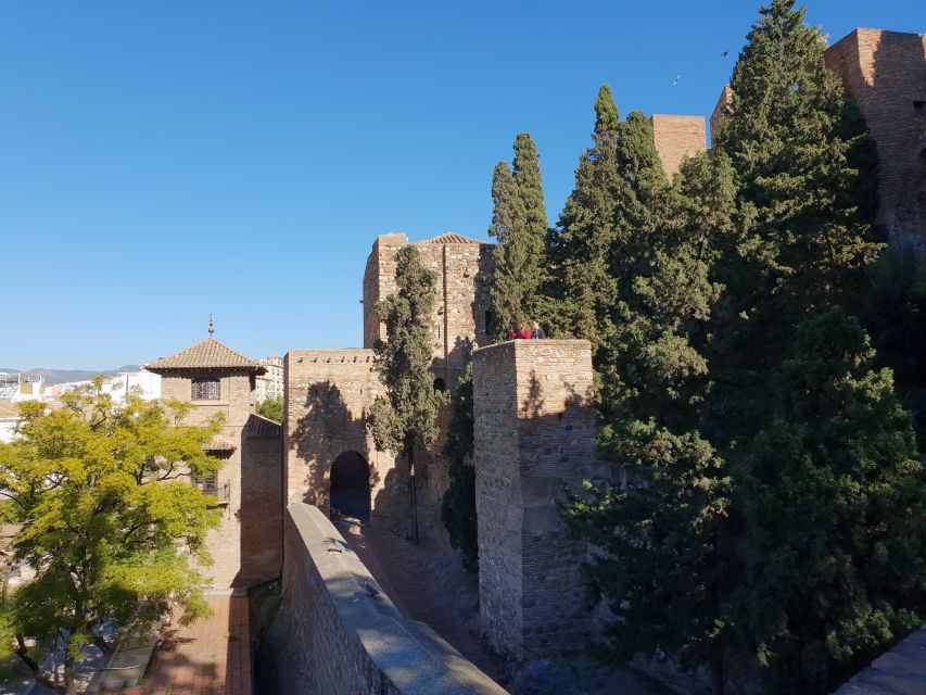 Málaga: Cathedral, Alcazaba, Roman Theater Walking Tour - A fast way to understand Málaga