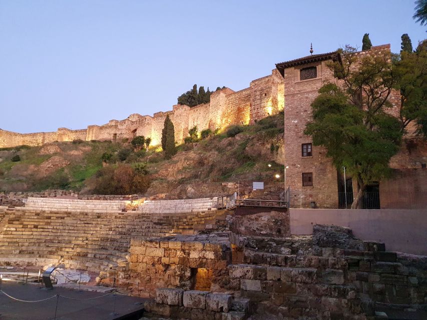 Málaga: Cathedral, Alcazaba, Roman Theater Walking Tour - Who should book this Málaga walk?