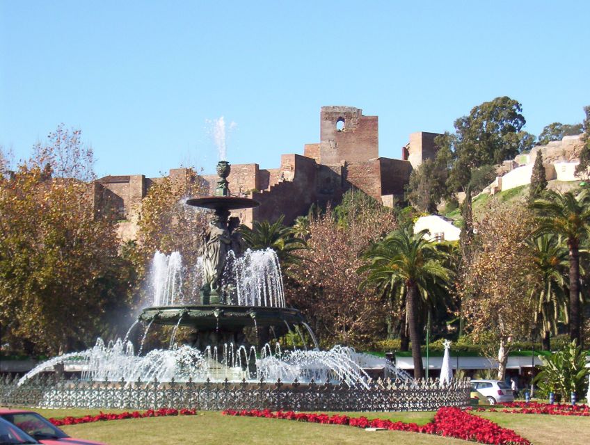 Malaga: City Center Walking Tour with Tapas Food Tastings - Key points at a glance