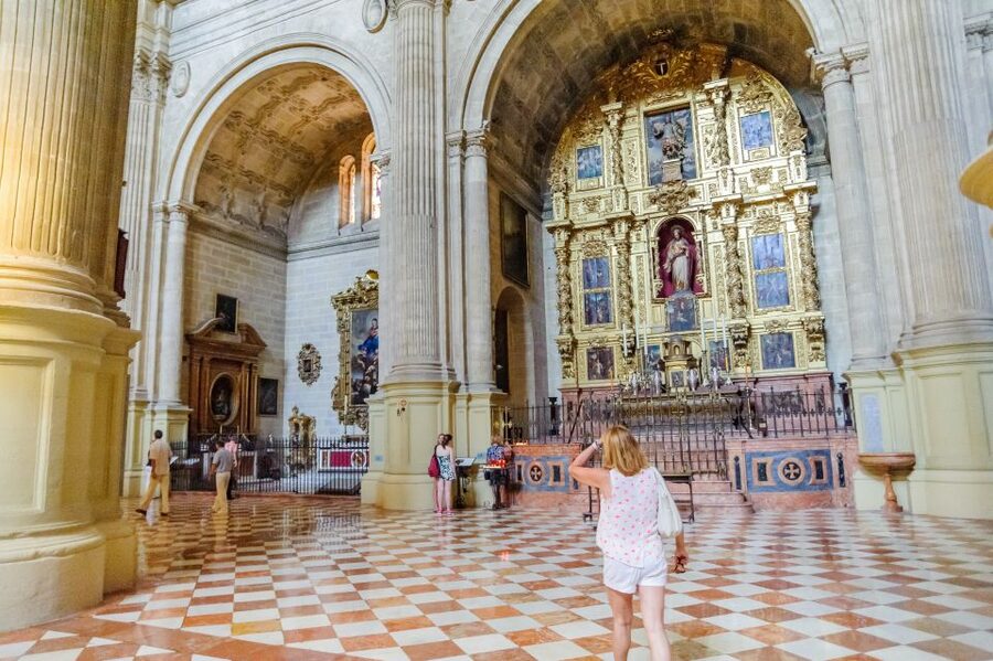 Malaga: City Sightseeing Hop-On Hop-Off Bus Tour - Who will get the most from this tour?