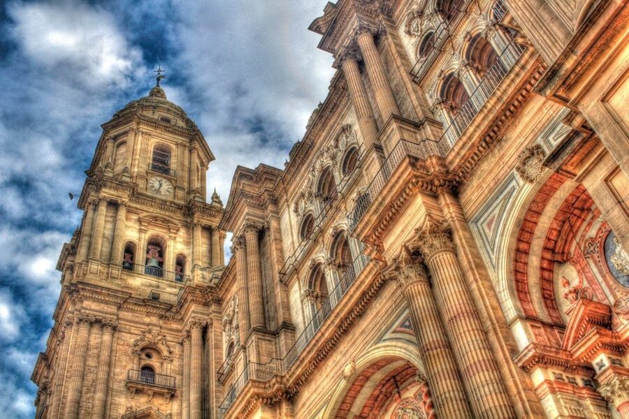 Málaga: Creative Urban Photography Workshop - Beaches, tropical plants, and the value of variety