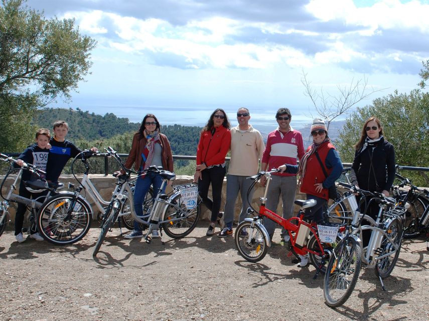 Málaga E-Bike Tour with Full Day Rental - Starting in Soho and reaching the old center