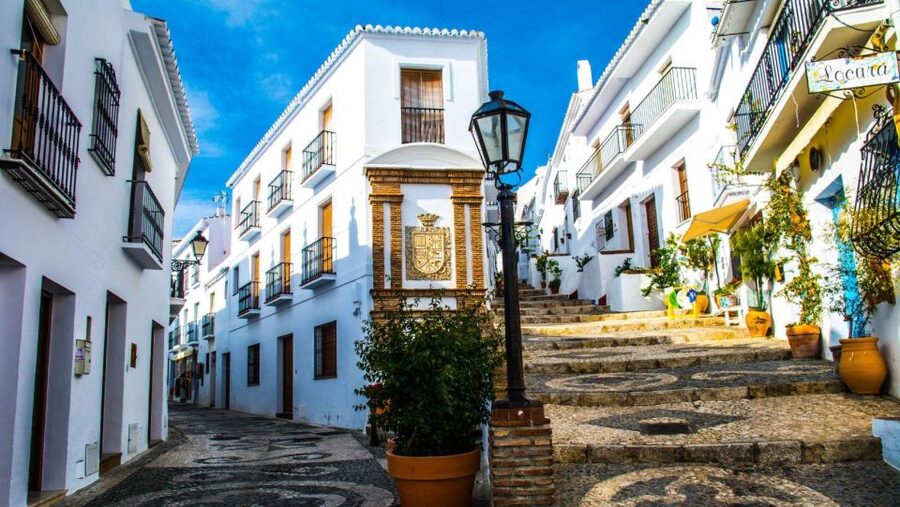 Malaga: Frigiliana & Nerja Tour with Local Product Tastings - Frigiliana, white lanes and hillside views
