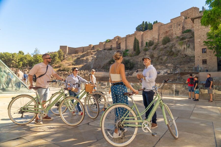 Málaga: Highlights, Hidden Gems and Coast Vintage Bike Tour - Key points to know before you ride