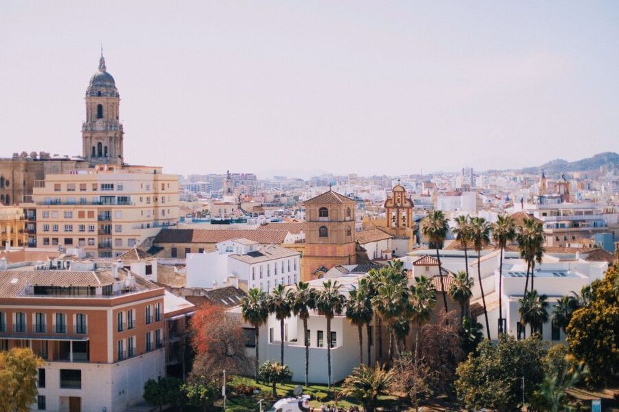 Málaga: Highlights, Old Town & Viewpoint Walking Tour - Plaza del Obispo and Málaga Cathedral