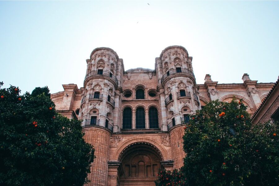 Málaga: Highlights, Old Town & Viewpoint Walking Tour - The viewpoint over Málaga Bay