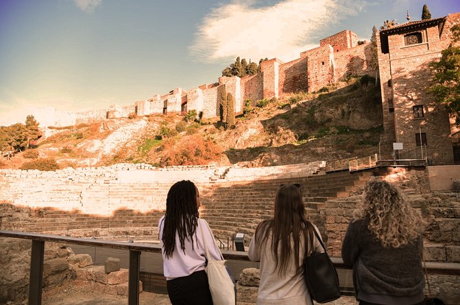 Malaga Highlights, Old Town & Viewpoints Walking Tour - Plaza de la Constitución and the Fountain of Genoa