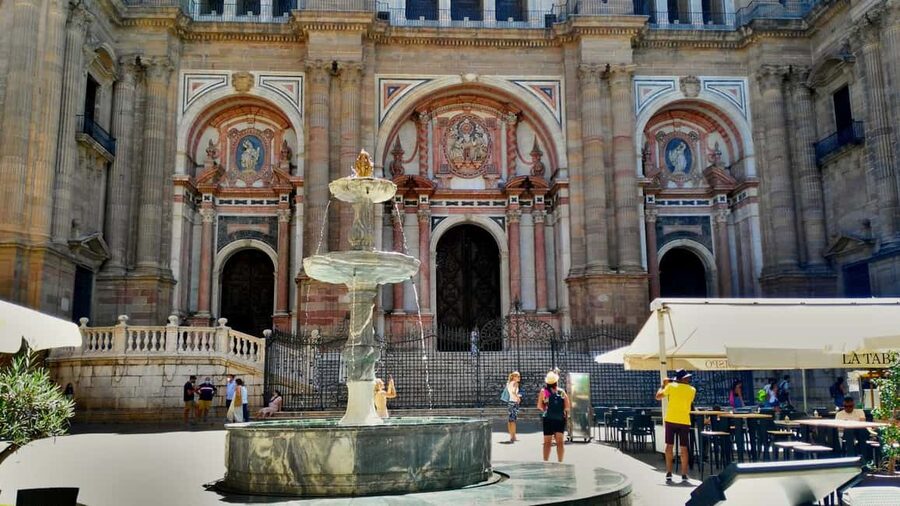 Málaga: Historic Center Tour with Local Guide - Constitution Square and the old-town streets
