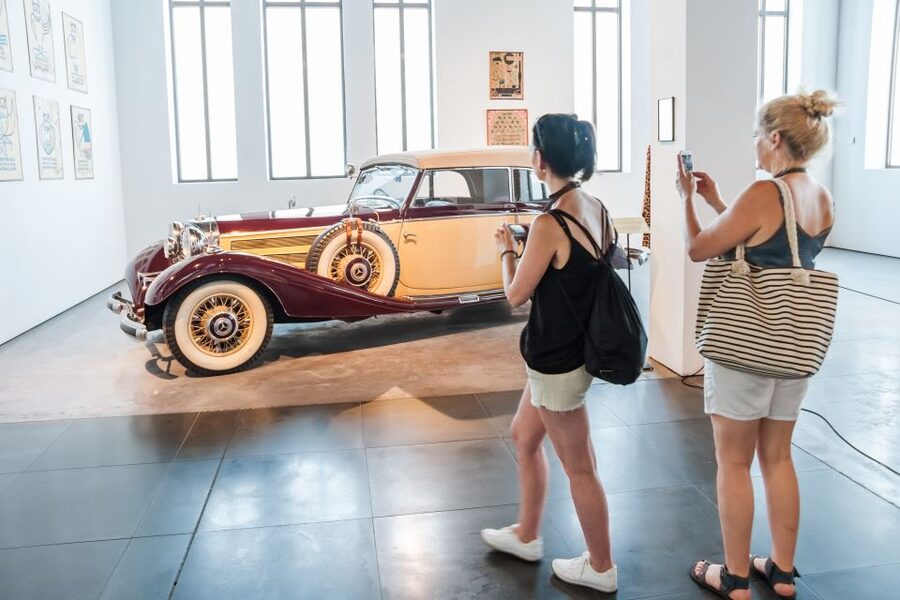 Málaga: Museo del Automóvil y la Moda Ticket - Everyday cars that bring the collection back to earth