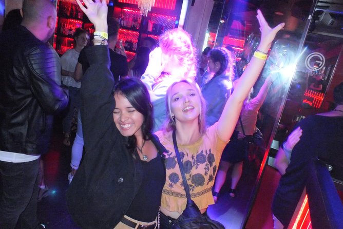 Malaga Nightlife Pub Crawl Tour with Drinks and Clubs Entry - Group size, age, and the human factor