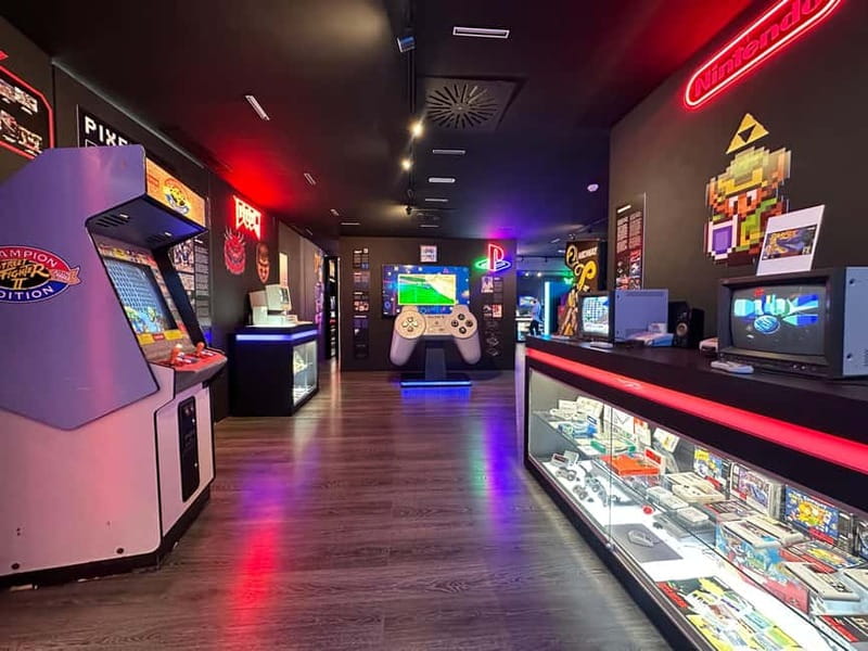 Malaga: OXO Video Game Museum Ticket Entry - The opening 3D room and the modern museum experience