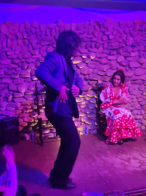 Malaga: Paella and Tapas Tour with The Best Flamenco Show - Should you book this tapas and flamenco tour?