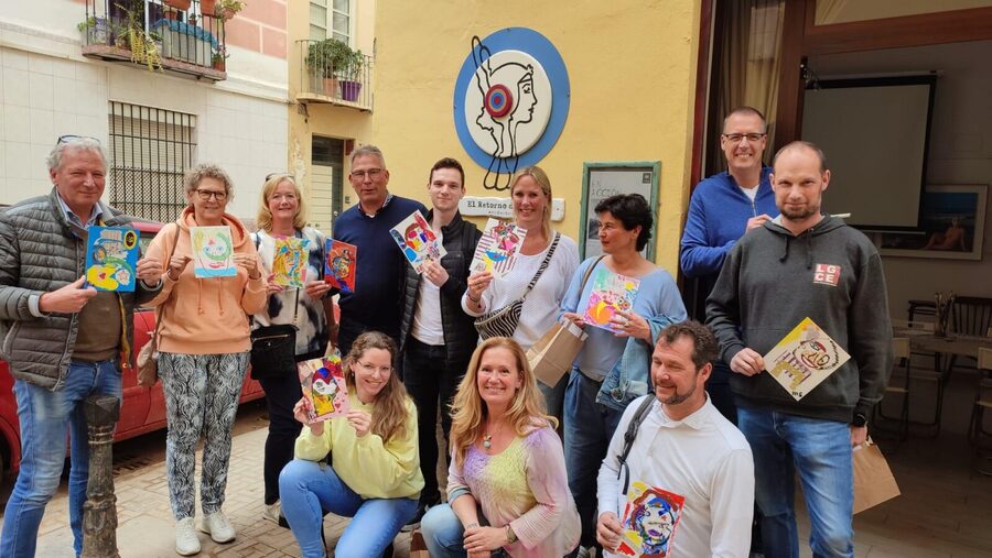 Málaga: Paint your own Picasso - Creating a cubist self-portrait without copying