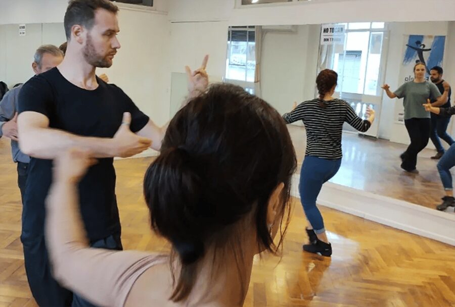 Malaga: Private Argentine Tango Lessons - A 75-minute lesson, step by step