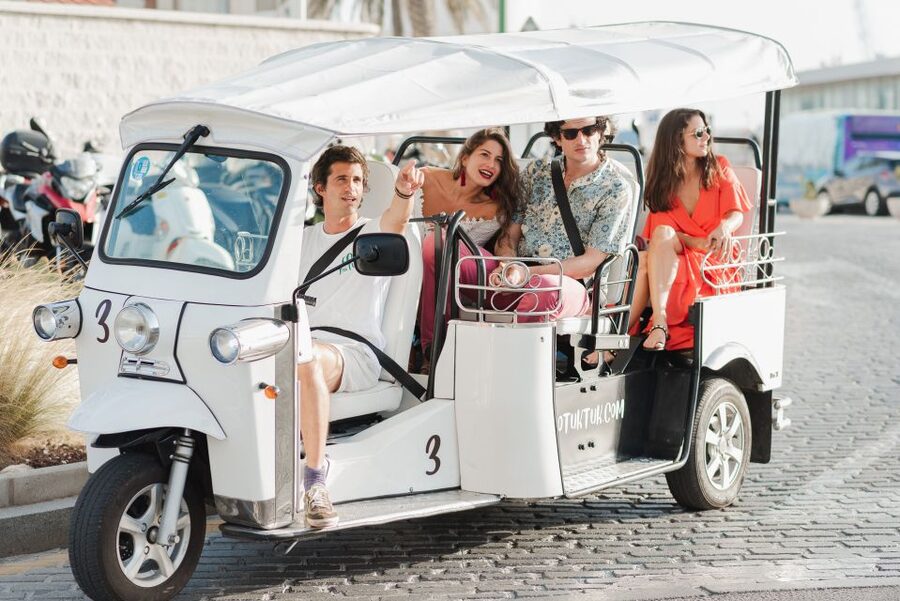 Malaga: Private City Tour by Eco Tuk Tuk - The 60-minute or 120-minute option