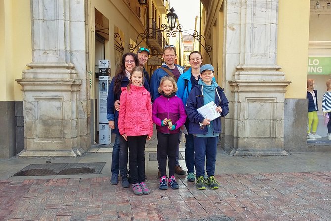 Málaga: Private Sightseeing Treasure Hunt - Plaza de la Merced and Picasso connections