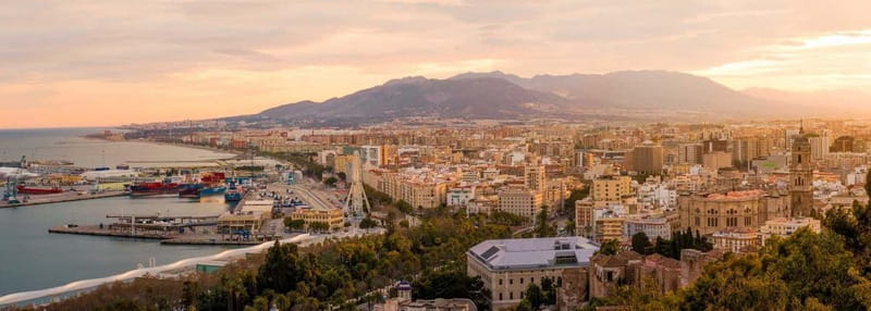 Malaga: Private Walking Tour with Official Guide - Why a private two-hour tour works well in Malaga