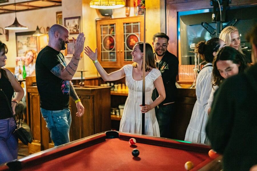 Malaga: Pubs and Clubs Crawl - Dress rules and practical preparation