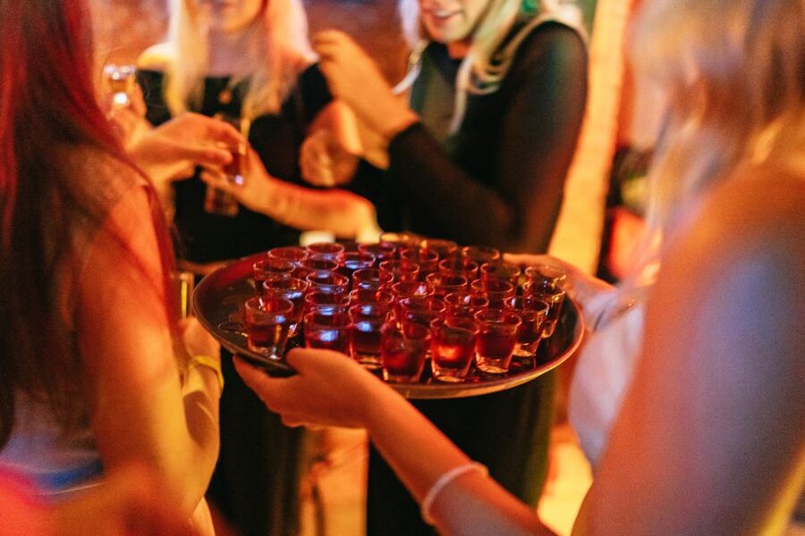 Malaga: Pubs and Clubs Crawl - Stop one: an easy first drink and introductions