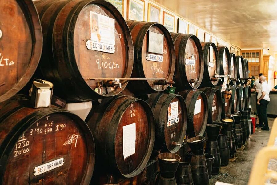 Malaga's tradition and tapas tour with Official Guide - Narrow streets and a live-prepared specialty