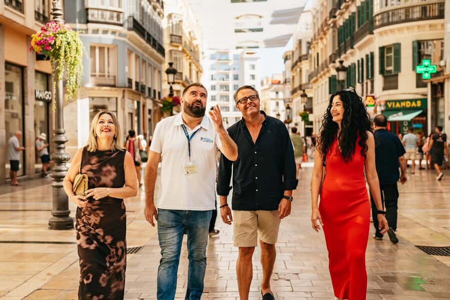 Malaga's tradition and tapas tour with Official Guide - Timing, meeting point, and the end of the walk