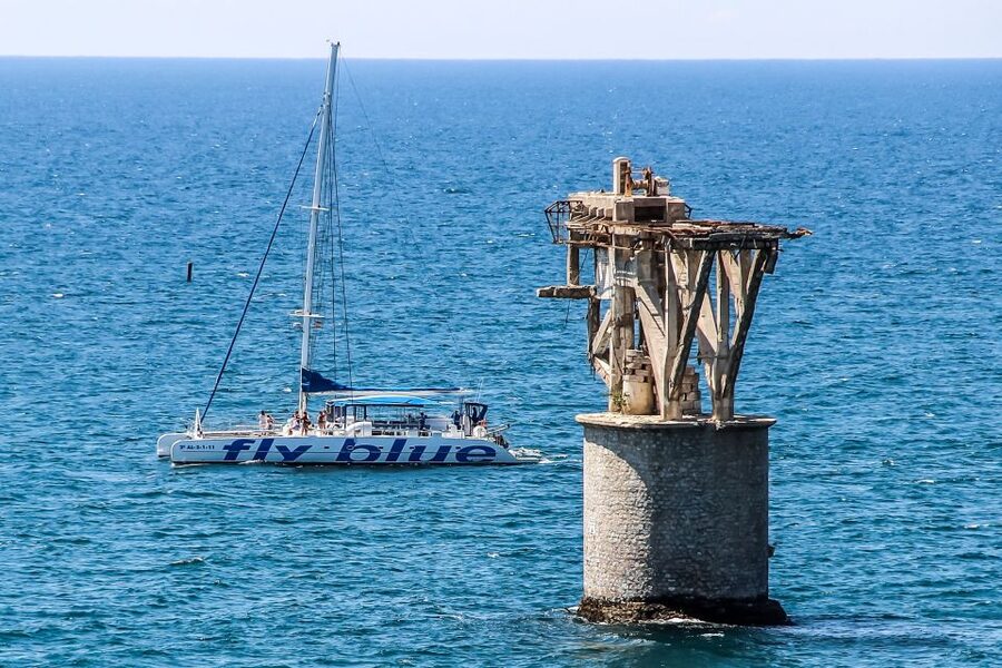 Málaga: Scenic Catamaran Cruise - The one-hour route across Málaga Bay