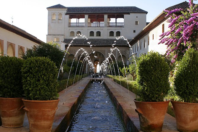 Malaga Shore Excursion:Skip-the-Line Alhambra, Generalife Gardens - Nasrid Palaces: the artistic center of the visit