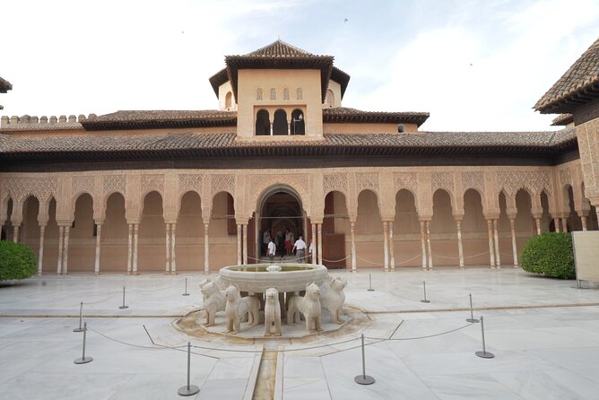 Malaga Shore Excursion:Skip-the-Line Alhambra, Generalife Gardens - Entering the Alhambra complex