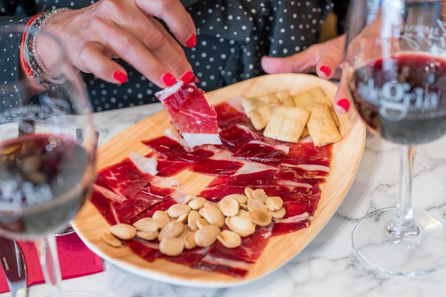 Malaga: Show and Food at Alegría Flamenco and Restaurant - Why the intimate room matters