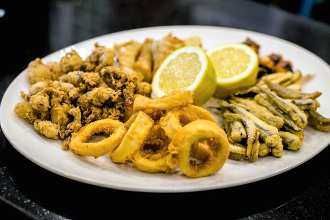 Malaga Sunset Cruise and Restaurant Dinner - When to choose the regular sailing or DJ departure