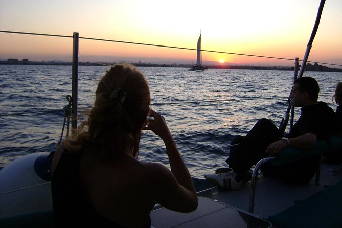 Malaga Sunset Cruise and Restaurant Dinner - The three-minute walk to Lounge Bar Plaza