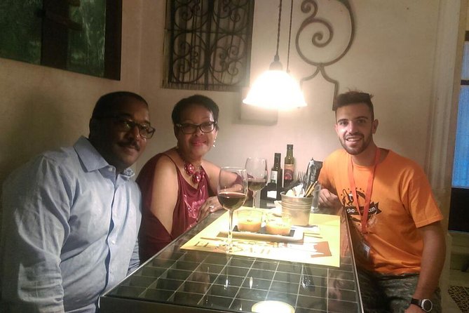 Malaga Tapas and Wine Tour - Starting with tapas in central Málaga