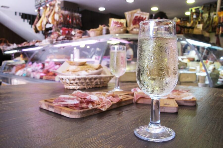 Malaga: Tapas Tasting Tour - The drinks are part of the lesson