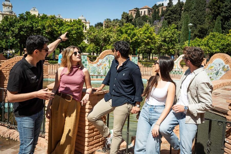 Málaga: Tapas, Wine & Rooftops Private Tour - Who should book this Málaga tour?