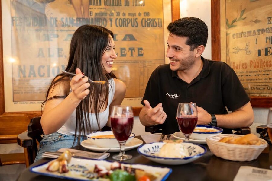 Málaga: Tapas, Wine & Rooftops Private Tour - Ending above the city