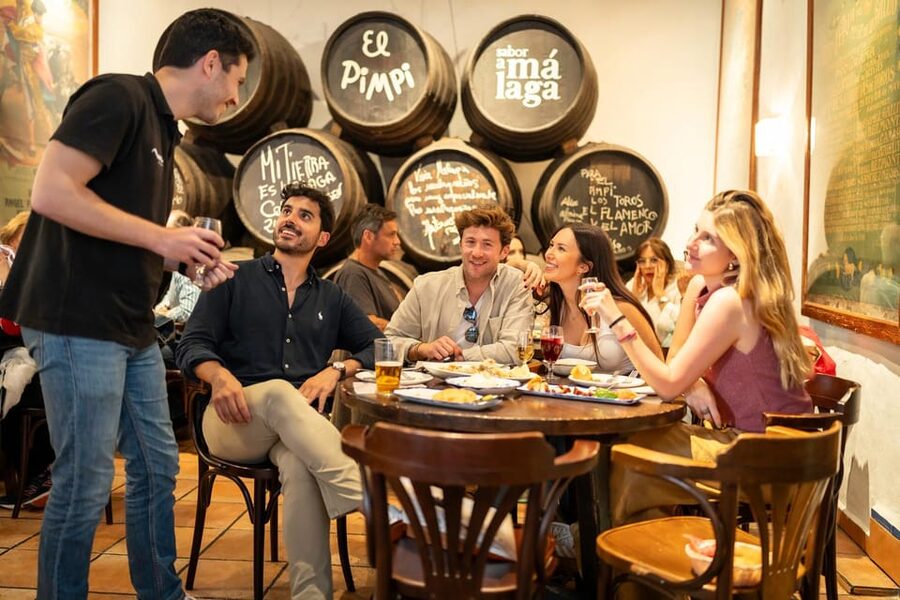 Málaga: Tapas, Wine & Rooftops Private Tour - Starting in an old-fashioned wine tavern