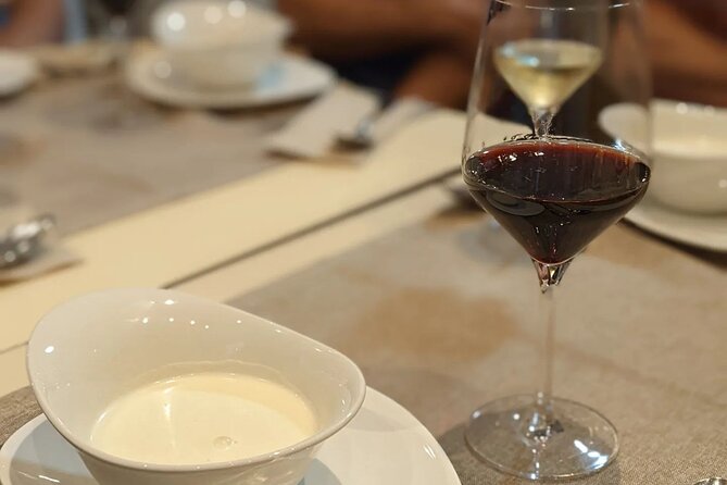 Malaga: The Ultimate Flamenco & Tapas Tour - A small group changes the experience
