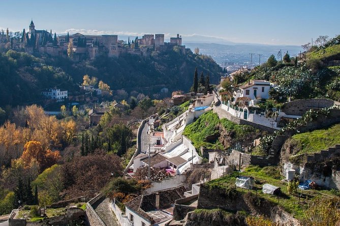 Malaga to Granada trip with Alhambra tickets included - Sacromonte and Granada’s cave-house culture