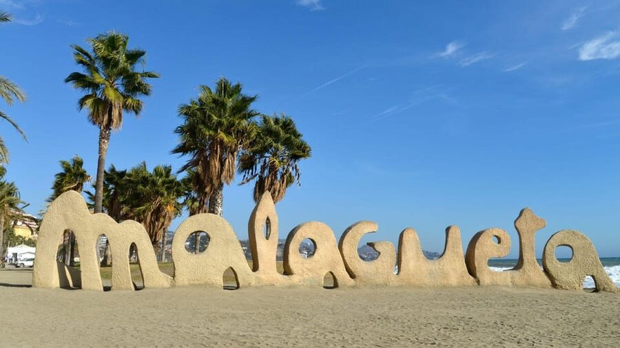Malaga: VIP private Tuk Tuk tour - Starting at Muelle Dos or Cruise Terminal A