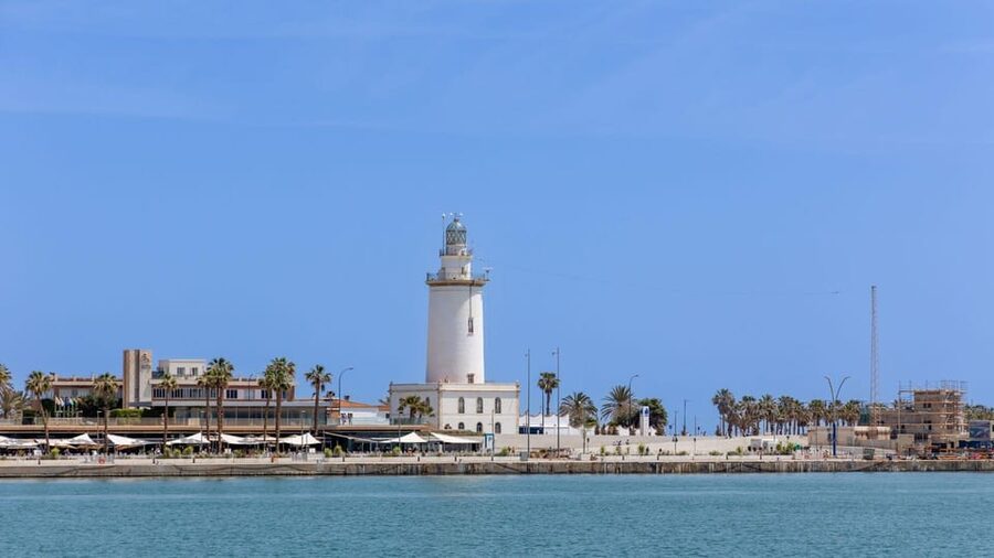 Malaga: VIP private Tuk Tuk tour - Limonar and the climb to Gibralfaro Castle