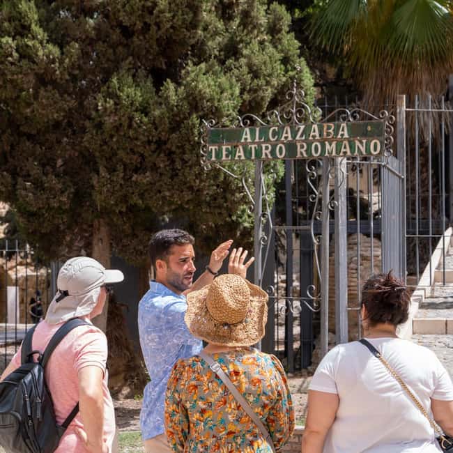 Malaga Walking Tour, Roman Theater and Alcazaba in small group with Tickets - The guide makes the difference