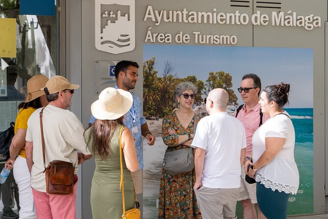 Malaga Walking Tour, Roman Theatre and Alcazaba with Tickets Included - The guides make the difference