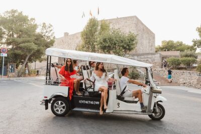 Malaga Welcome Tour with Local Guide in Eco Tuk Tuk Private