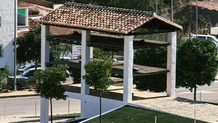 Malaga: White Village, Vineyard, and Wine Tasting Wine Tour - Who will enjoy this tour most